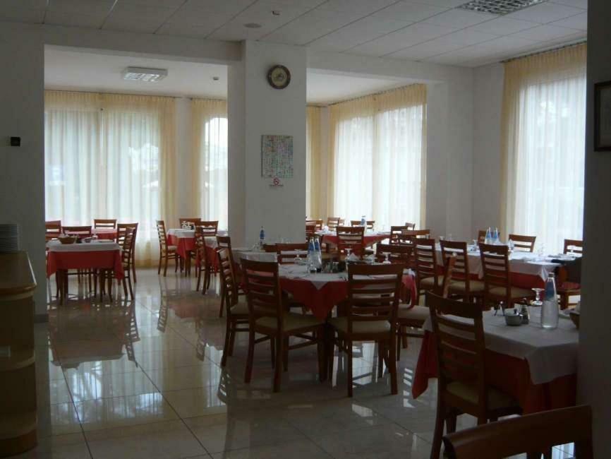 Hotel Calipso Llido Degli Estensi Dış mekan fotoğraf