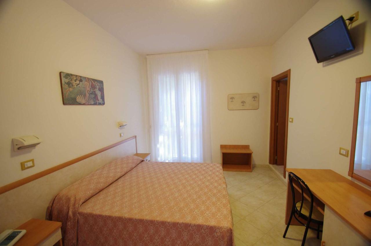 Hotel Calipso Llido Degli Estensi Dış mekan fotoğraf