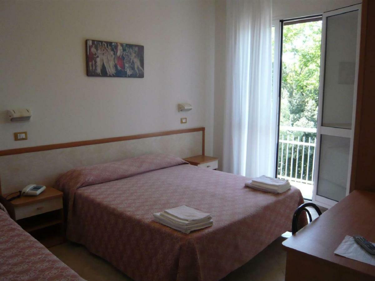 Hotel Calipso Llido Degli Estensi Dış mekan fotoğraf