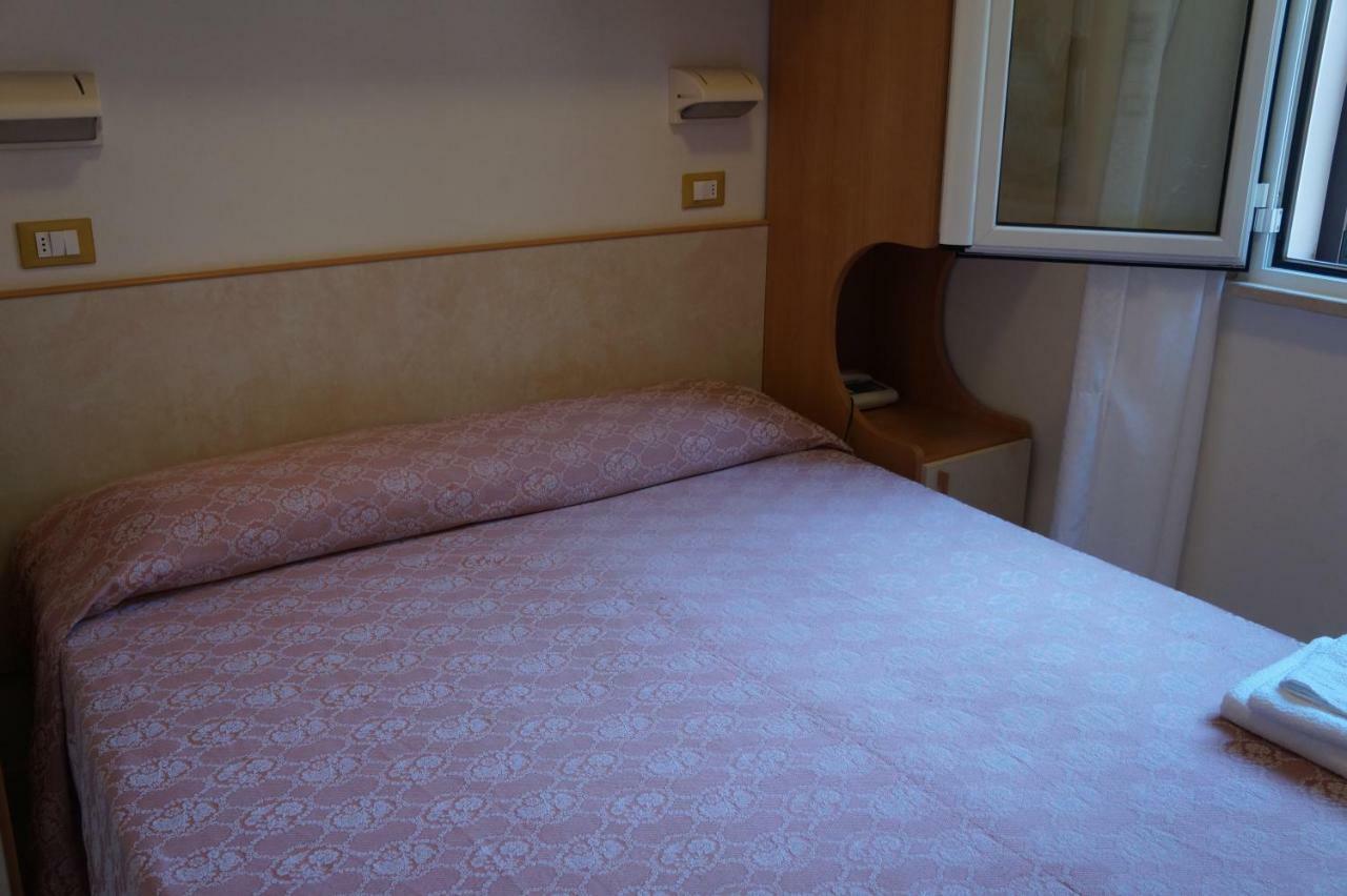 Hotel Calipso Llido Degli Estensi Dış mekan fotoğraf